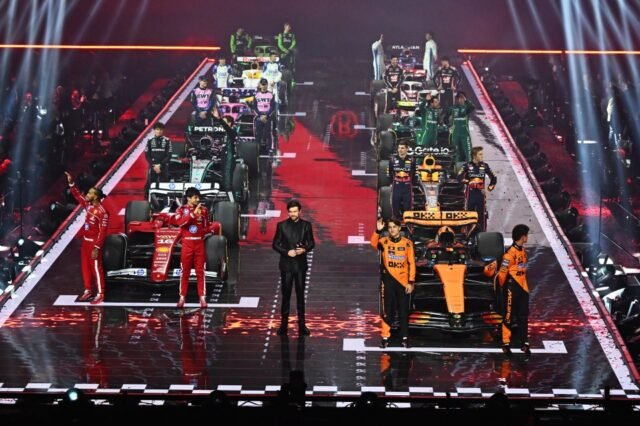 Berapa banyak juara dunia saat ini atau mantan yang ada di grid pada tahun 2025?
