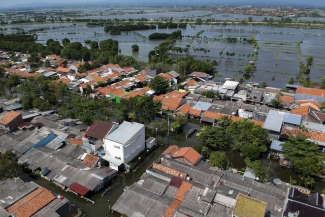 Indonesia merencanakan gugus tugas untuk dinding laut raksasa di Jawa Utara
