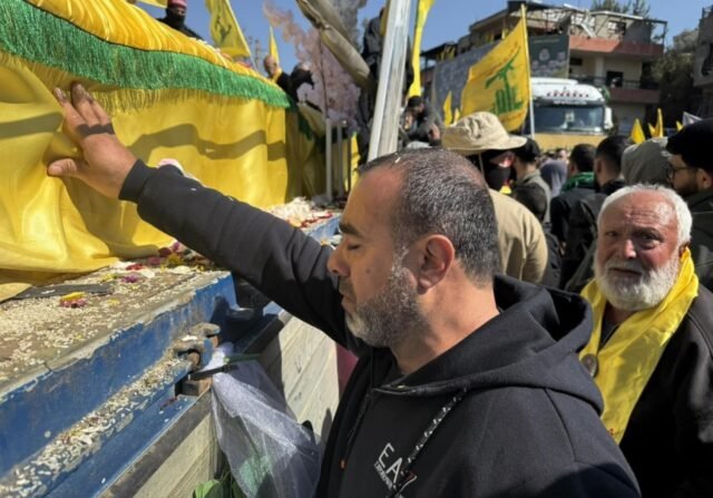 'Kemenangan' Hizbullah atas Israel: Tol Lebanon termasuk 95 peti mati
