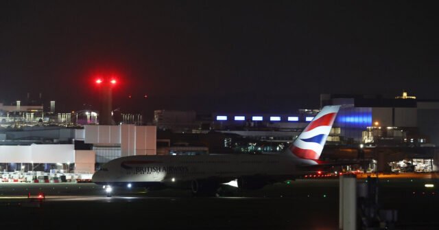 Penerbangan dilanjutkan di heathrow setelah gardu gardu shut down bandara
