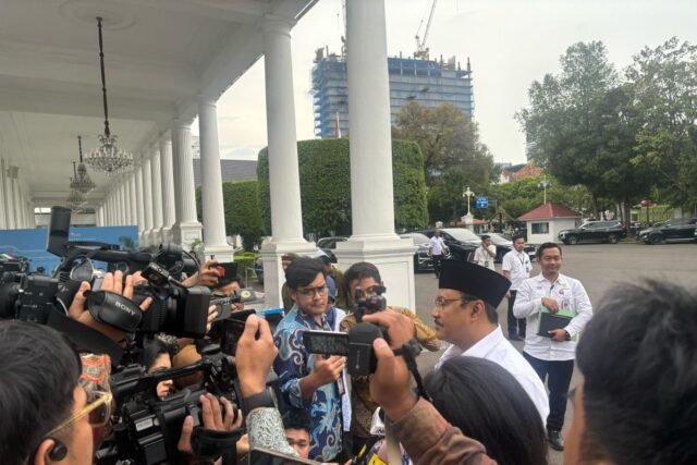 Prabowo, menteri membahas cara memajukan sekecolak rakyat
