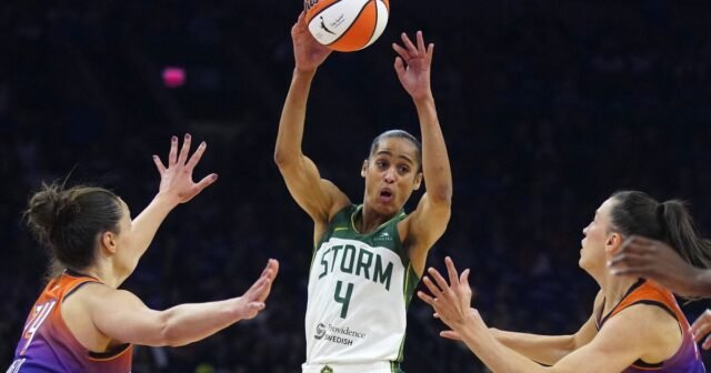 Seattle Storm menderita kehilangan ledakan di pembuka musim vs Phoenix Mercury
