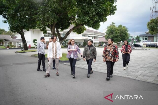 Menteri mengeksplorasi potensi ekonomi kreatif Yogyakarta
