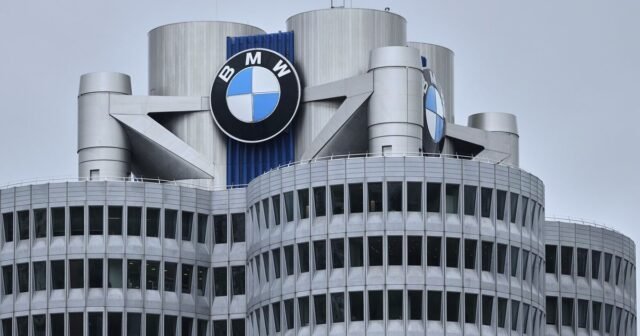 BMW menyerang kembali ke Tesla dengan EV jarak yang lebih panjang
