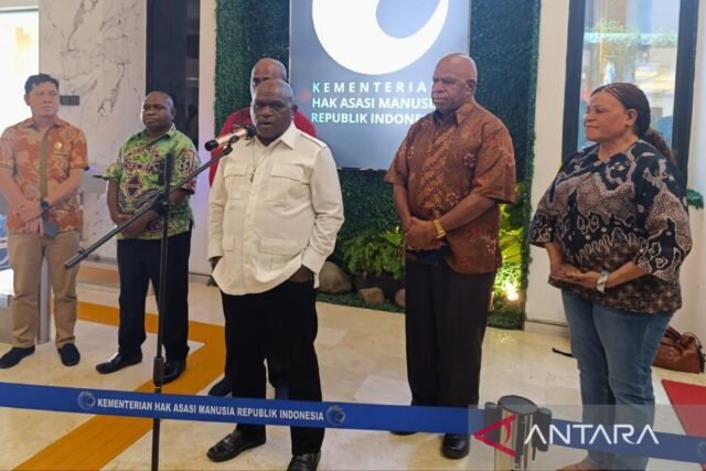 Bagian makan bergizi gratis dari memenuhi hak asasi manusia: Menteri Pigai
