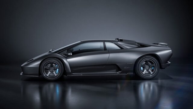 Eccentrica Pacchetto Titano adalah Lamborghini Diablo Restomod yang berfokus pada trek
