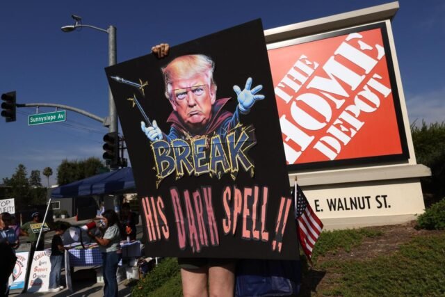 Home Depots Across La Menjadi Tense Battleground Dalam Fase Baru Raids Ice
