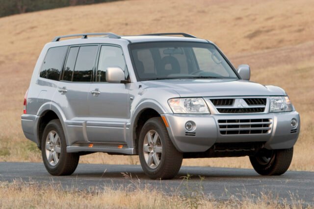 Kami merindukan Mitsubishi Montero. Rumor mengatakan bahwa merek dapat membawanya kembali. Katakan begitu!
