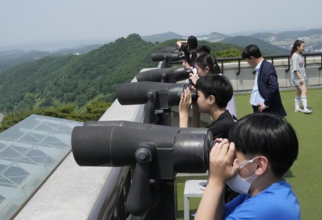 Korea Selatan membongkar pengeras suara propagandanya di perbatasan
