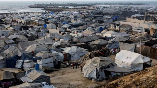 Lebih dari 100 orang tewas di Gaza dalam 24 jam, kata para pejabat, menandai hari paling mematikan dalam seminggu | Berita Dunia
