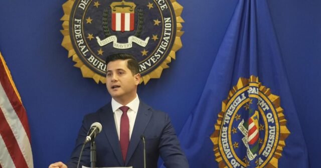 Manuver administrasi Trump untuk menjaga Essayli sebagai pengacara AS LA
