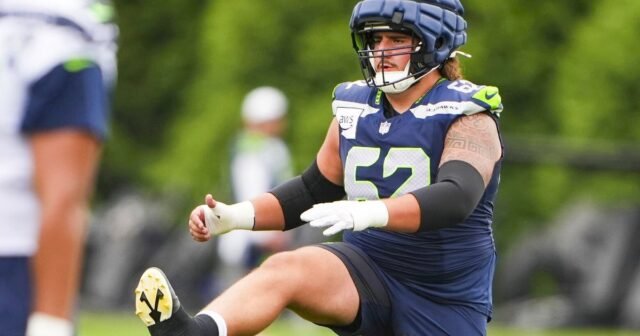 Mengapa sekolah kedokteran adalah rencana B untuk lineman Seahawks ini
