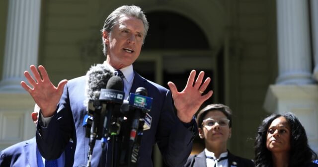Newsom memberikan perincian baru tentang rencananya untuk redistricting fight dengan Trump
