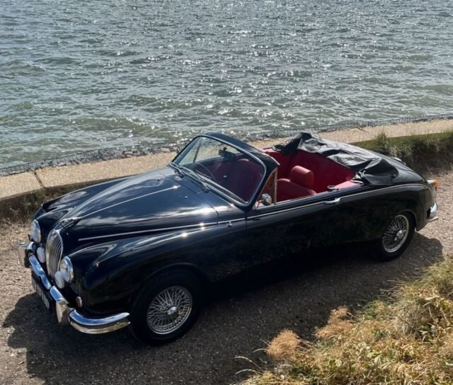 Noel Gallagher, Jaguar MKII Convertible dari Noel Gallagher menemukan pembeli
