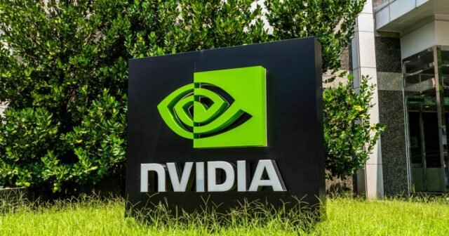Nvidia, AMD untuk membayar pemerintah AS 15% dari penjualan chip Cina dalam perjanjian ekspor yang tidak biasa

