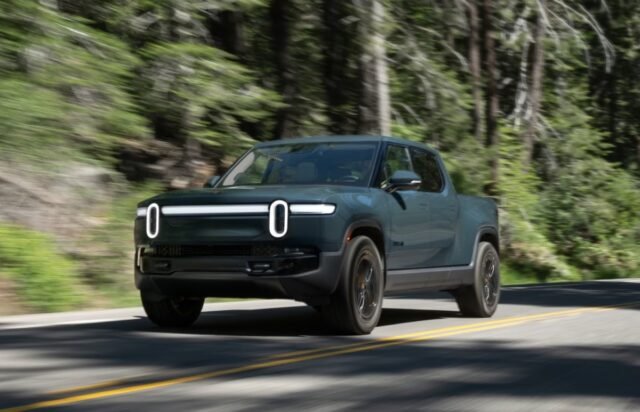 Ohio memungkinkan Tesla menjual mobil langsung - Rivian menginginkan hal yang sama
