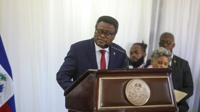 Perselisihan tentang kontrak pelabuhan utama mengancam stabilitas politik Haiti yang rapuh

