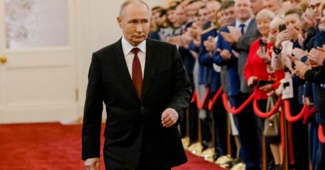 Putin melebarkan upaya untuk mengendalikan internet Rusia
