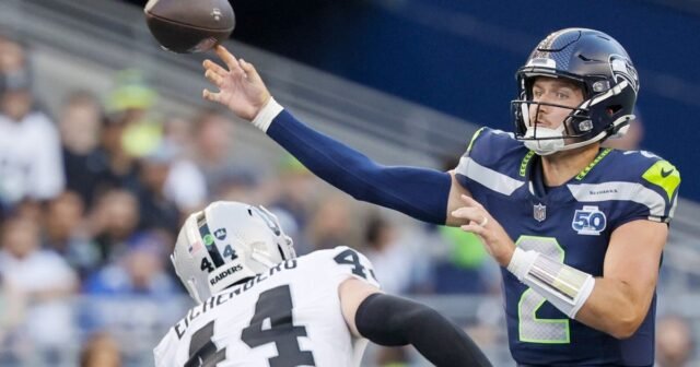 Seahawks Block Field Goal untuk memaksa dasi dengan Raiders yang dipimpin Pete Carroll
