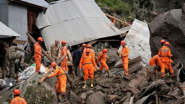 Setidaknya 224 tewas setelah banjir bandang melanda India dan Pakistan | Berita Dunia
