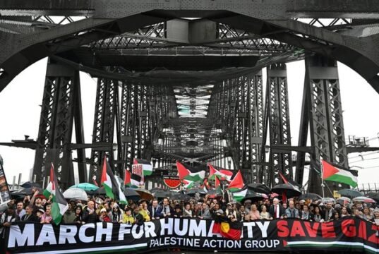 Sydney Harbour Bridge Pro-Palestine Protes Begitu sibuk sehingga ‘berbahaya’, kata kepala polisi | Berita Dunia Sydney Harbour Bridge Pro-Palestine Protes Begitu sibuk sehingga 'berbahaya', kata kepala polisi | Berita Dunia