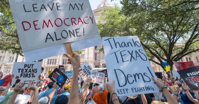 Texas House Demokrat kembali ke Austin saat Partai Republik melanjutkan upaya redistricting
