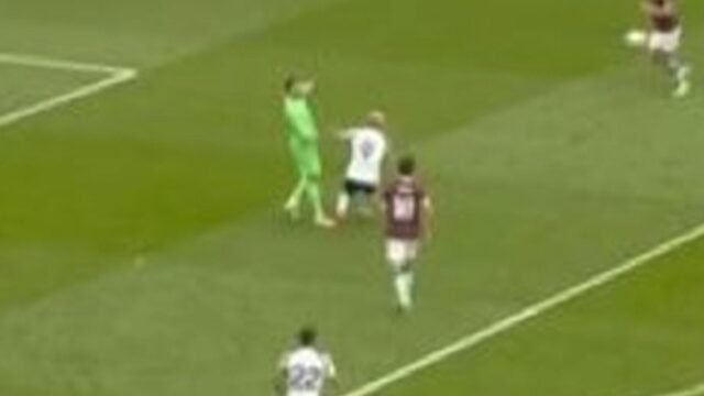 Tim Pertama Tottenham mendapat manfaat dari pemerintahan Liga Premier baru sebagai kiper Burnley Martin Dubravka dihukum oleh wasit

