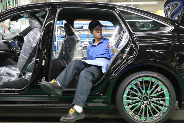 Toyota memposting kerugian dua digit karena tarif berdampak pada garis bawahnya
