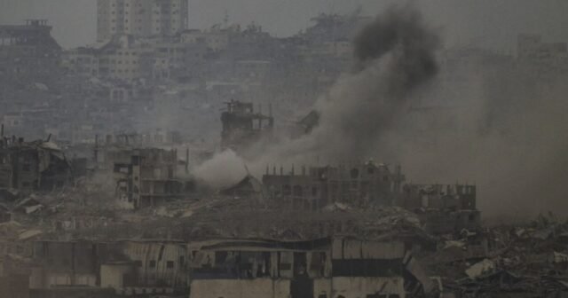 US Utusan mengunjungi situs bantuan di Gaza yang dijalankan oleh kelompok yang didukung Israel yang telah banyak dikritik
