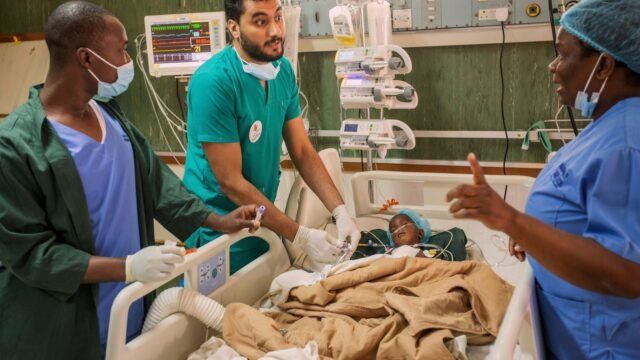 Untuk beberapa anak Zimbabwe dengan penyakit jantung, garis hidup yang langka mengembalikan harapan
