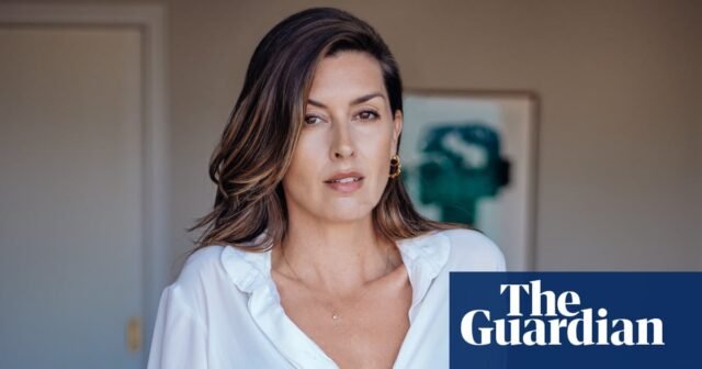 Vulture oleh Phoebe Greenwood Review - Satire kaustik tentang pelaporan perang di Timur Tengah | Fiksi
