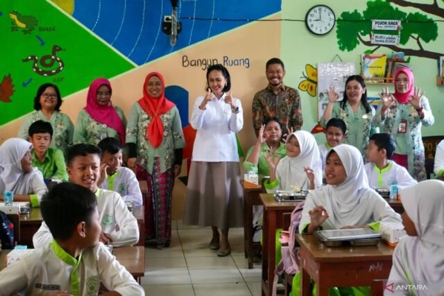Wakil Menteri P2MI Memeriksa Program Makanan Gratis
