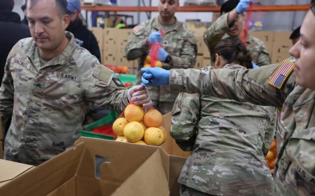 Hakim memerintahkan USDA untuk memulai kembali pendanaan SNAP, namun keluarga yang kelaparan tidak akan segera mendapatkan bantuan
